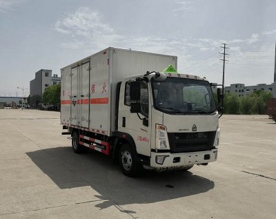 大力牌DLQ5042XFWZZ6型腐蚀性物品厢式运输车