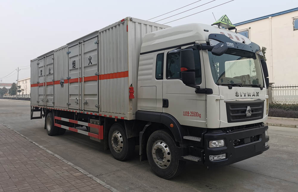 大力牌DLQ5262XFWZZ6型腐蚀性物品厢式运输车