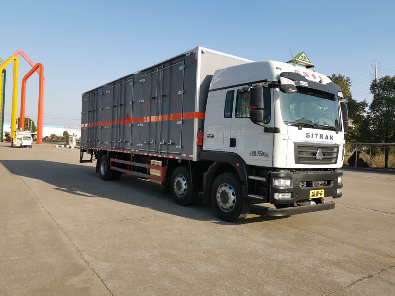 大力牌DLQ5262XRYZZ6型易燃液体厢式运输车