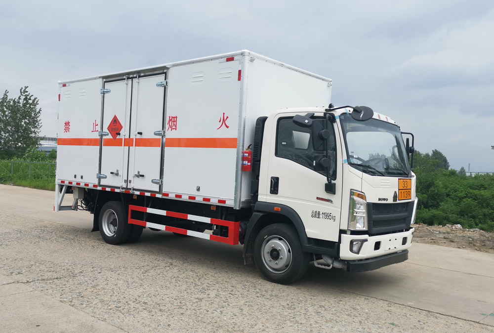 大力牌DLQ5121XRYZZ6型易燃液体厢式运输车